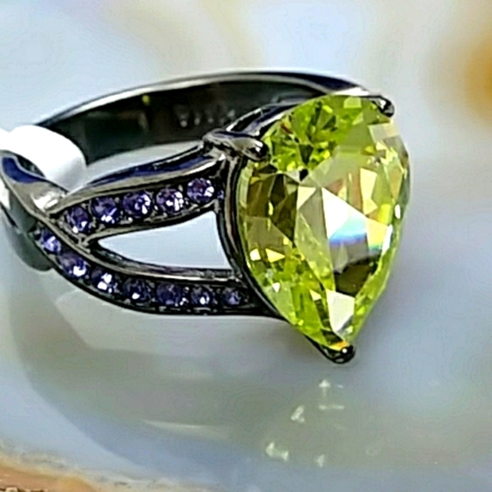 Gothic Cocktail Ring Nickel Free Teardrop Peridot Color Bold Rhinestone Shiny